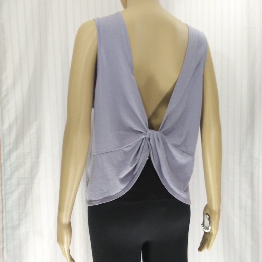 Fabletics Grey Lavender "Makena" Tee NWT Sz L